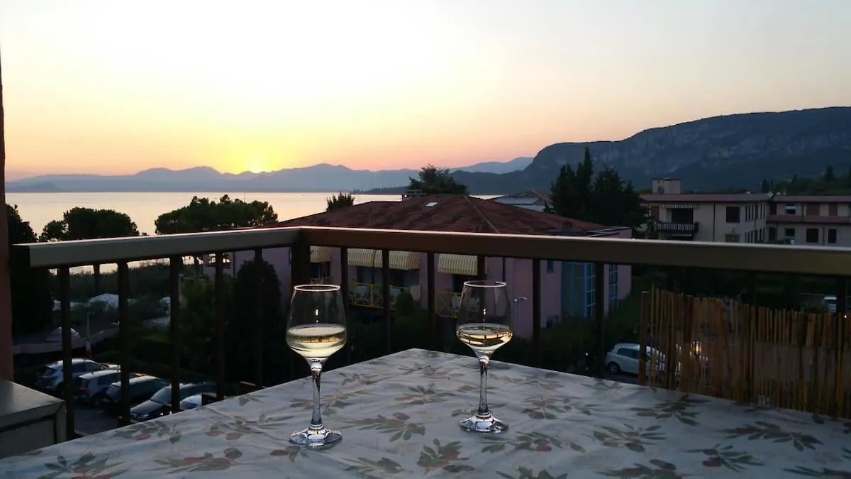 Apartment Ferienwohnung Mit Seeblick & Privatem Strand Bardolino Italy