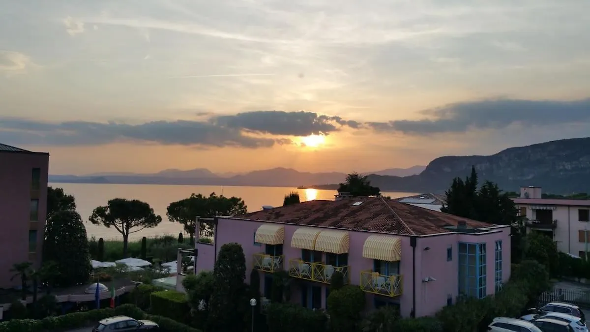 Ferienwohnung Mit Seeblick & Privatem Strand Bardolino Italy